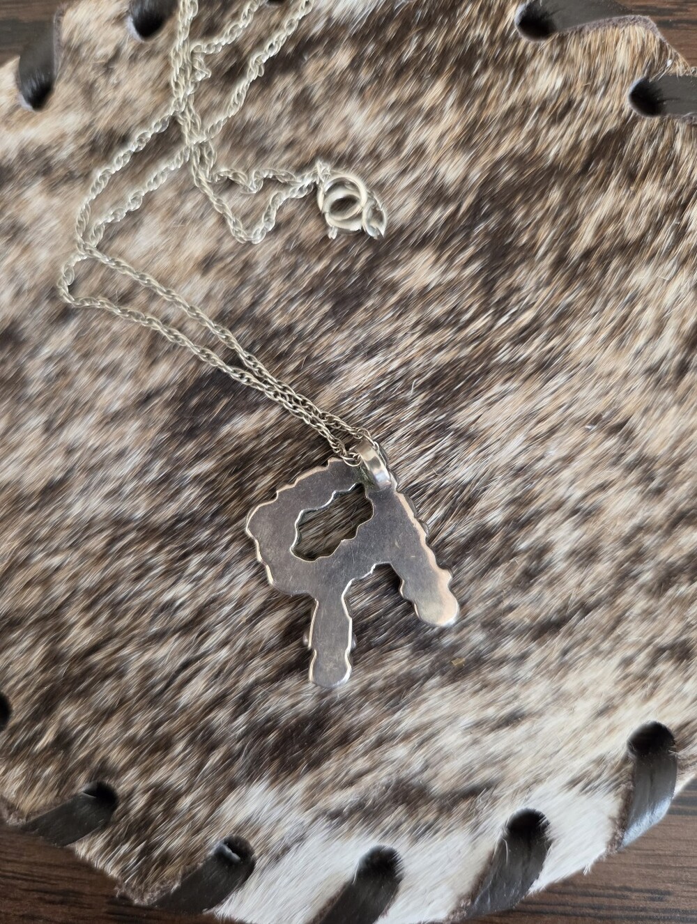 Kingman Turquoise R Necklace - Picture 3 of 3